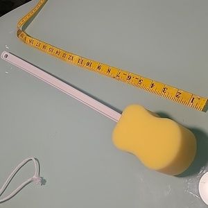 Countour sponge w/ long handle. Nwot.